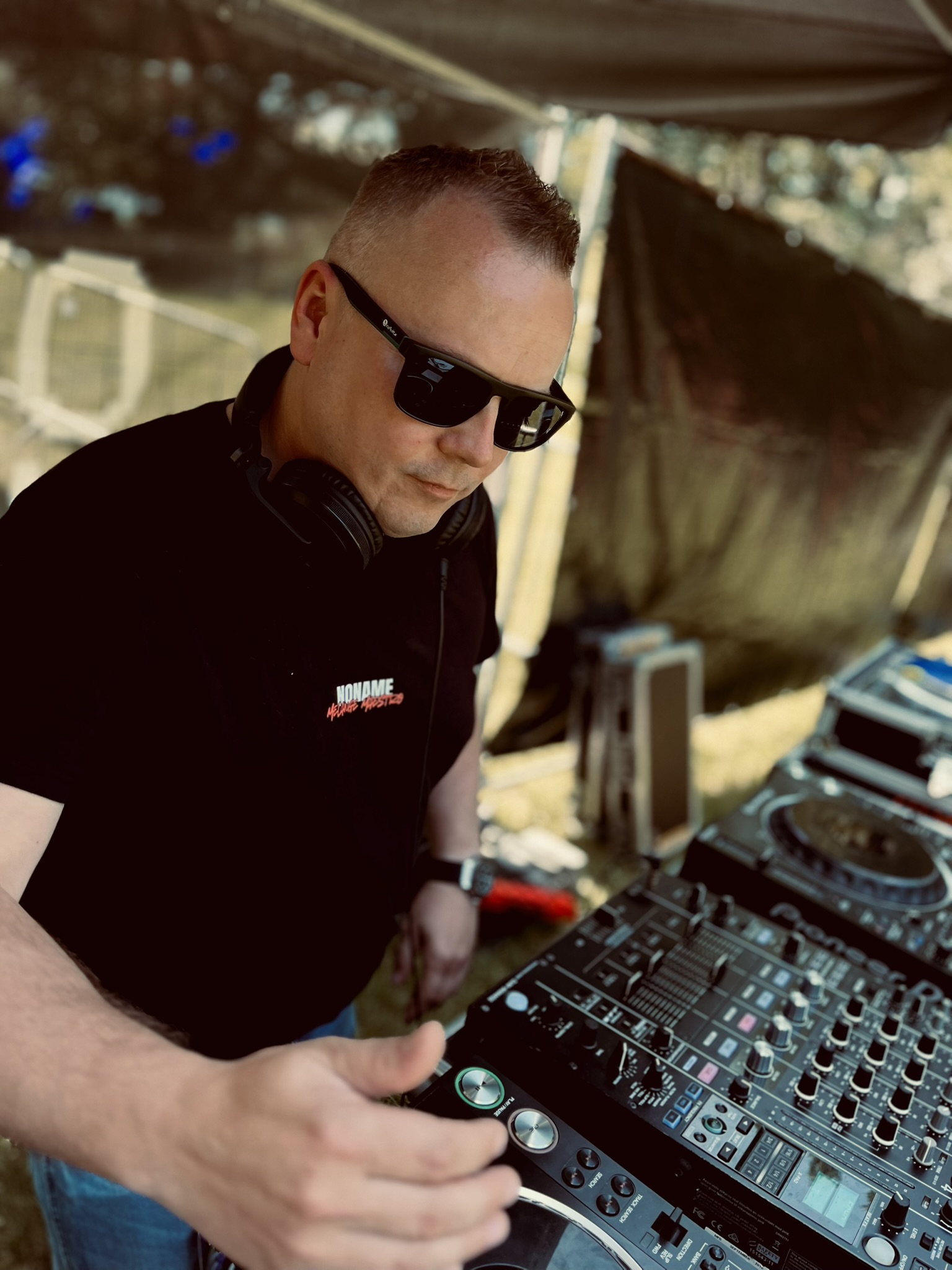 DJ NONAME